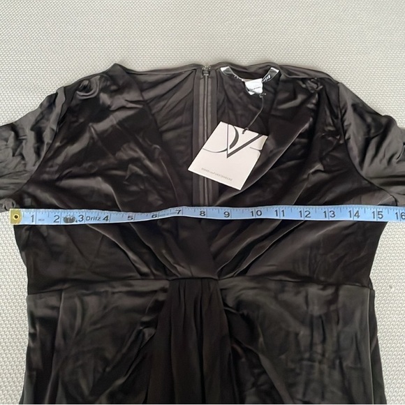New Diane Von Furstenberg Black Ruched V-neck Rayon Dress Size 4 - Picture 11 of 13